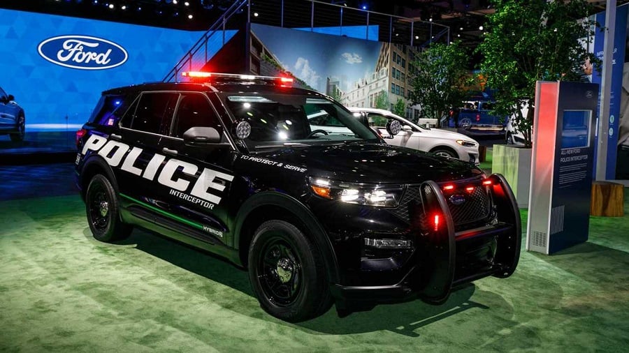 Ford's 2024 Explorer Hybrid to Be Offered Exclusively for Police Use in America