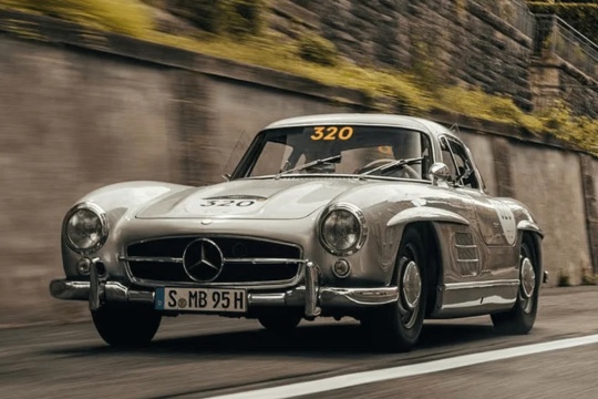 Mercedes-Benz Sets Price at $162,000 for the Privilege of Driving the 300 SL