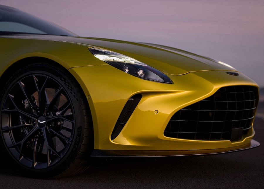 The 2025 Aston Martin Vantage Blends Performance with Elegance