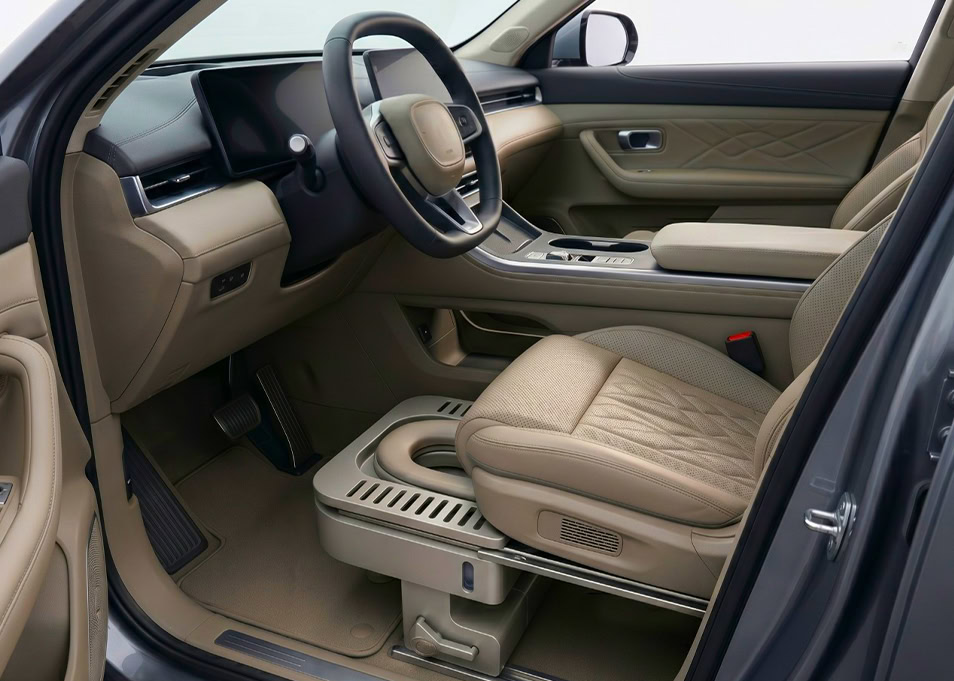 chinese car brand designs toilet under the seat 1